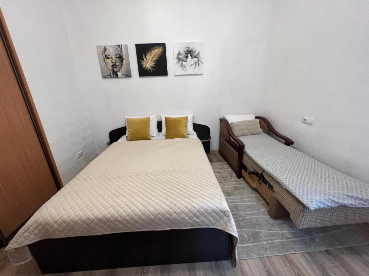 Cozy Apartment Near The Lviv National Opera Esterno foto