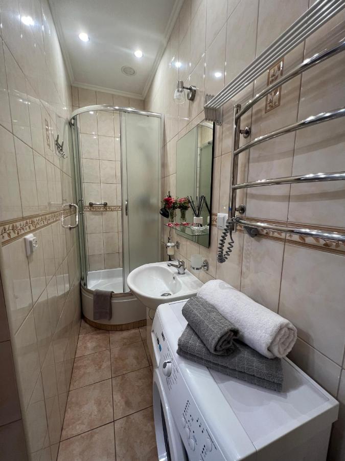 Cozy Apartment Near The Lviv National Opera Esterno foto