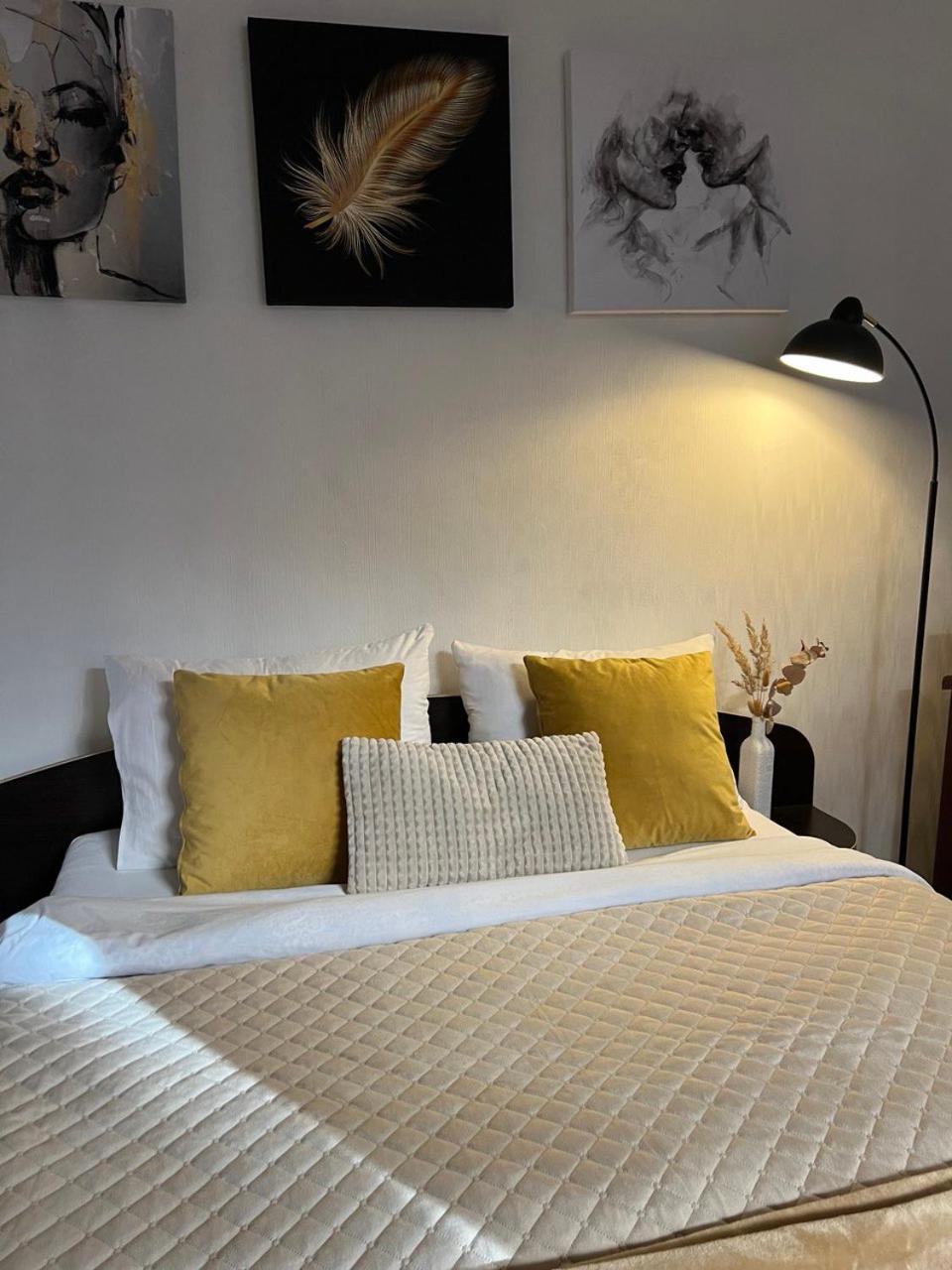 Cozy Apartment Near The Lviv National Opera Esterno foto