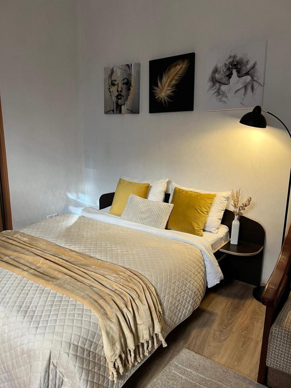 Cozy Apartment Near The Lviv National Opera Esterno foto